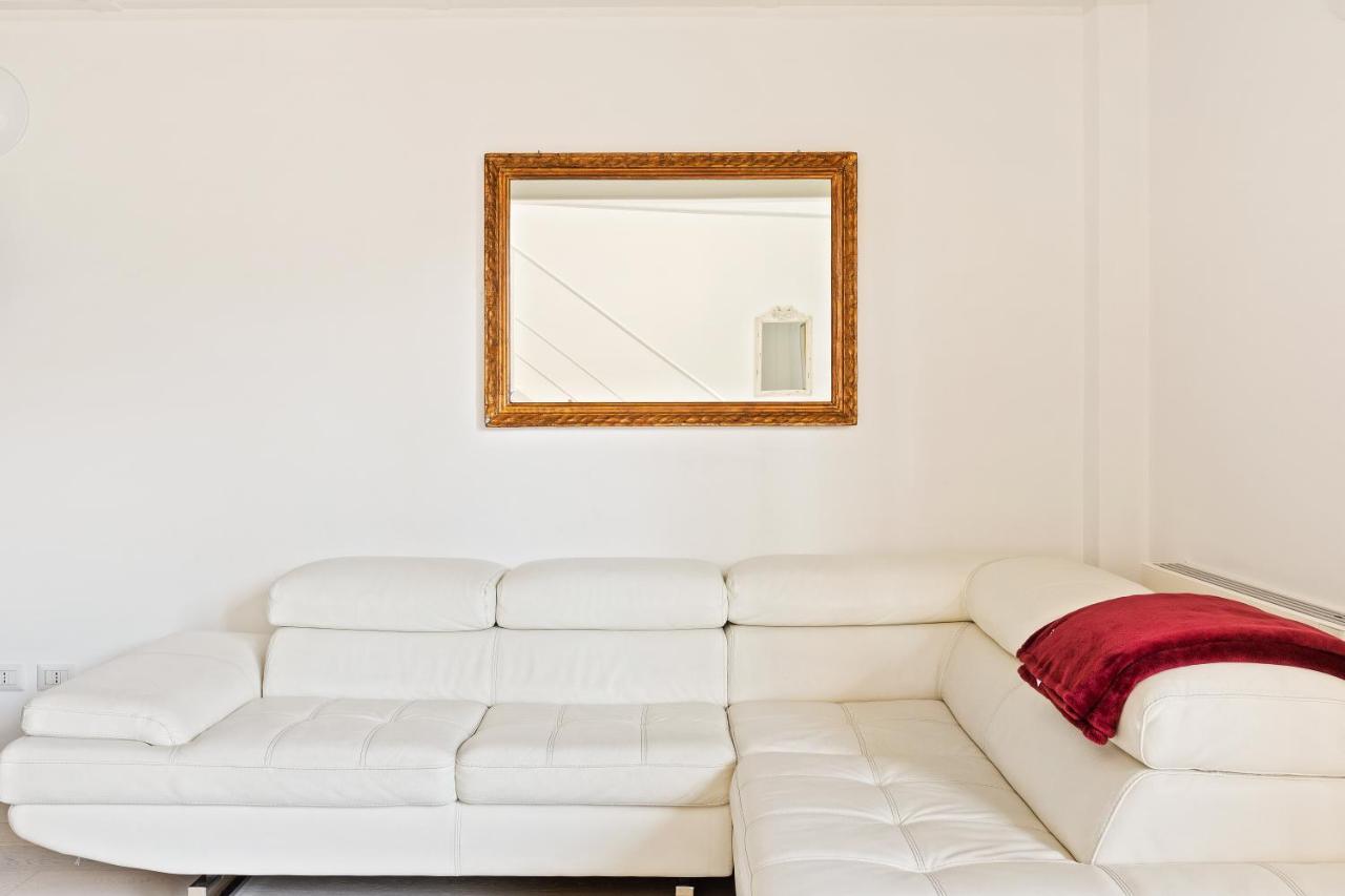 Elegant Loft With Balcony! Apartman Milánó Kültér fotó
